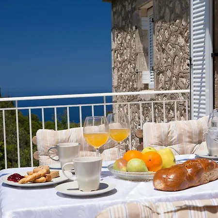 Lefkas House